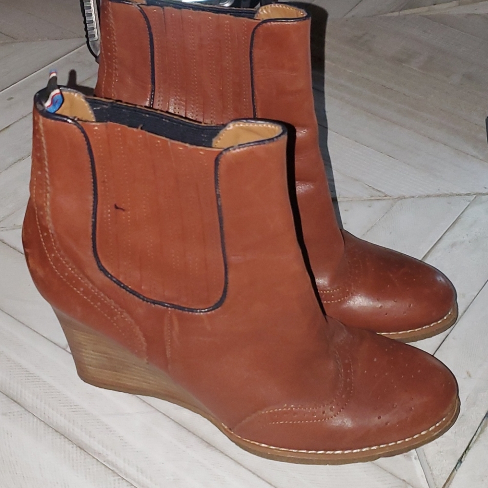Tommy Hilfiger Size 10 M Oxford Wedge Boots